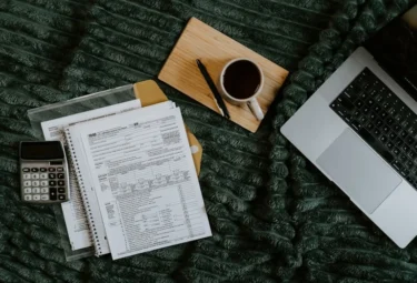 お金に強くなりたい社会人へ、大人から始めるFP資格のすすめ